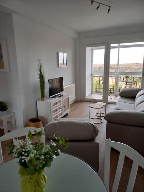 Popular Airbnb listing: Apartment with panoramic views in Segovia in Segovia