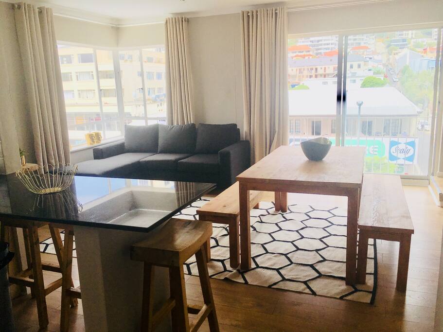 Dining /lounge
