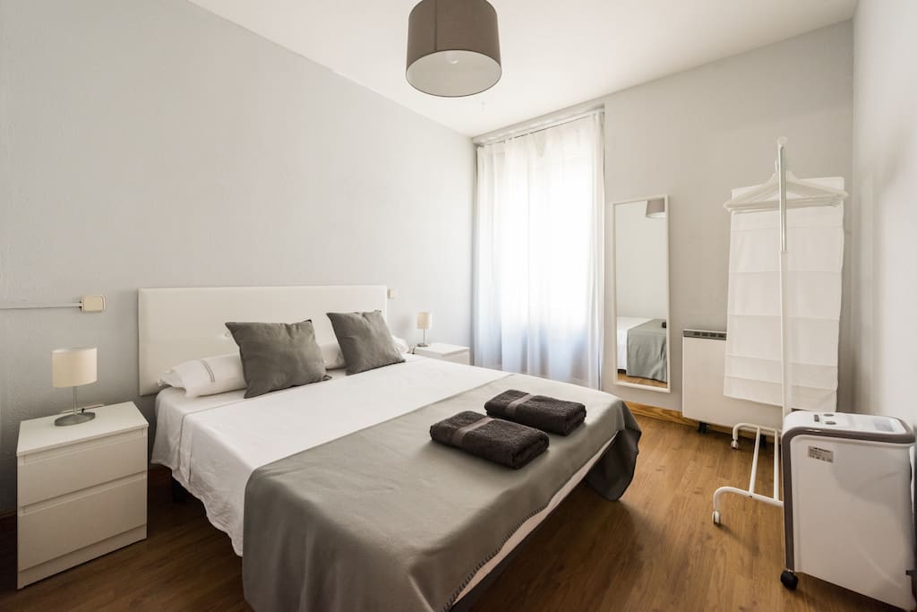 Habitación 1 con cama de 1,50 x 1,90 cm
