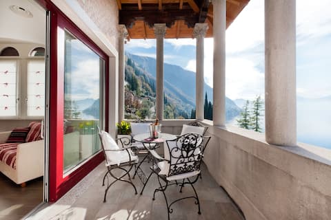 Geranium Apartment with Lake View