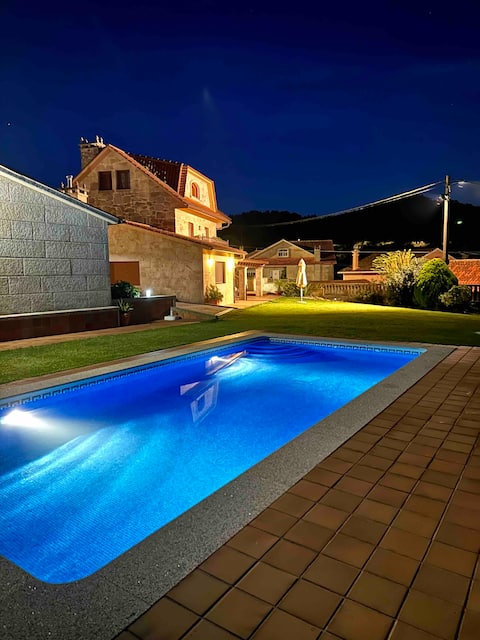 Propiedad de Airbnb exitosa: A villa in Pontevedra with a pool and barbecue en Pontevedra