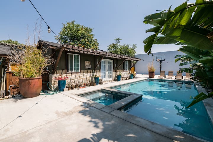 Bay Area getaway w/ Pool + Heated Spa + EV charger gallery image 5