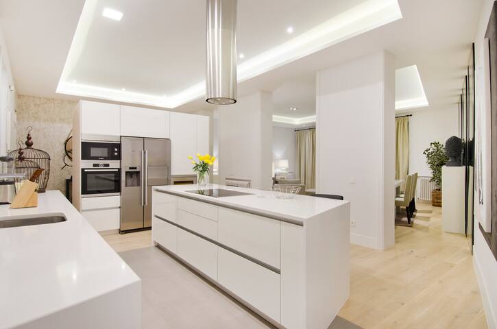 Luxury Apartment in the Golden Mile gallery image 4
