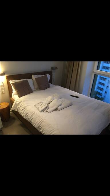 Kind Size Bed For 2