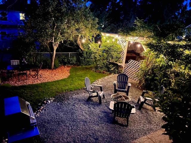 1912 Historic Craftsman • 5bd • A/C • Dogs • EV gallery image 4