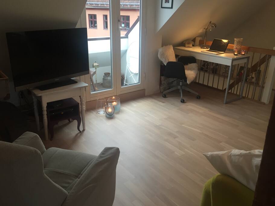 Shared livingroom. Netflix available!