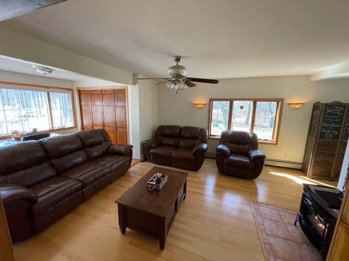 8-acre Private Pool Estate • Mountain Views - Gardiner, NY