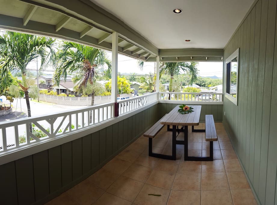 Covered Lanai is great for escaping the sun or a passing rain shower.
