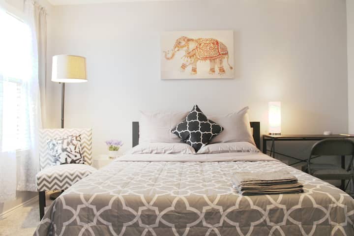 ⭐️ 30 Days-stylish Rm/tv/laundry/kitchen For Pros - Fort Worth, TX