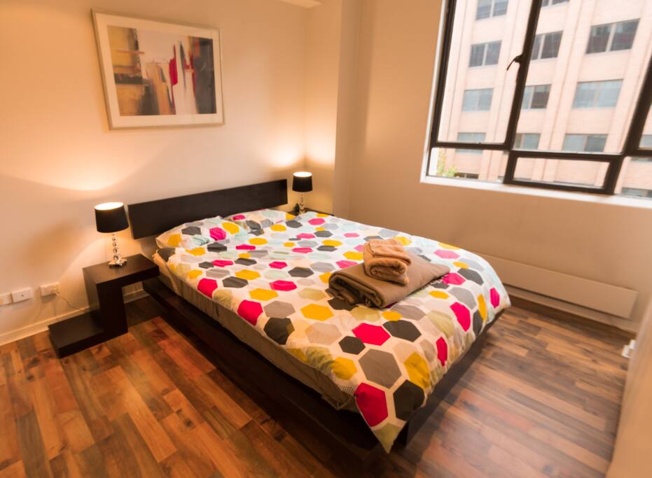 Queen Bed (bedroom 1)