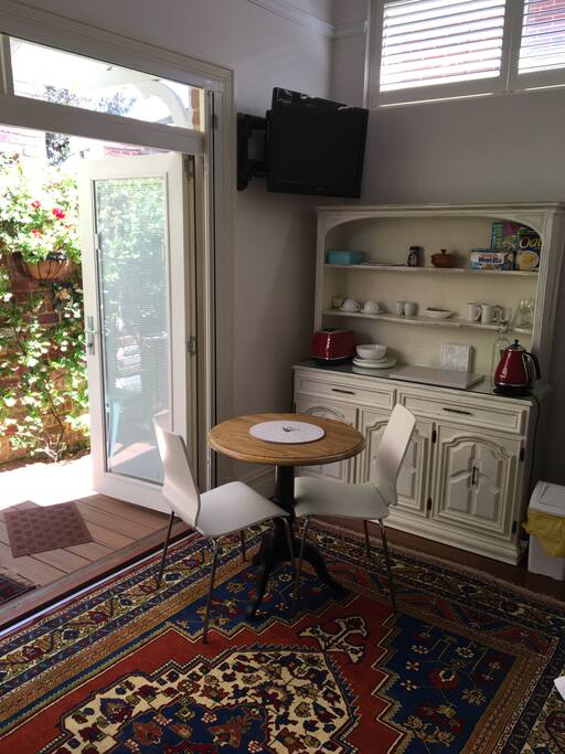 The Kitchenette with tea and coffee making facilities, continental breakfast and a toaster.
