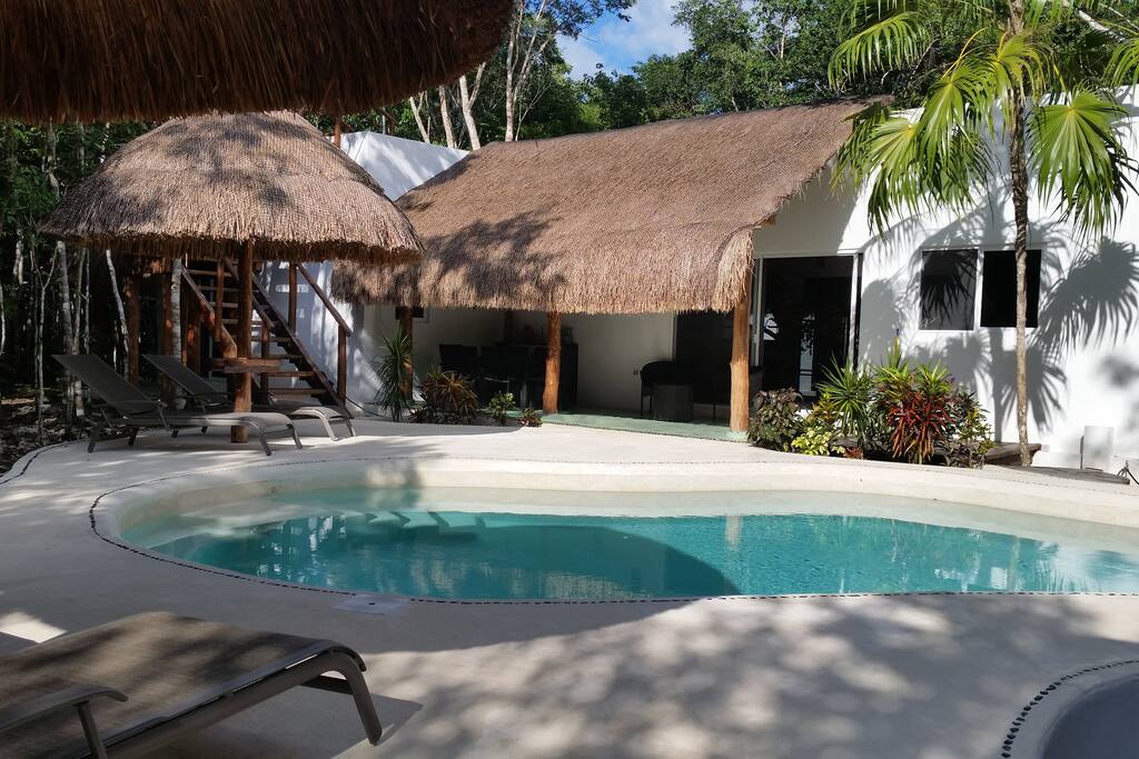 Pool - Piscine - Alberca