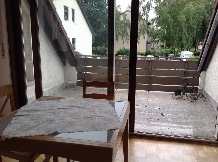 Essbereich mit Balkon