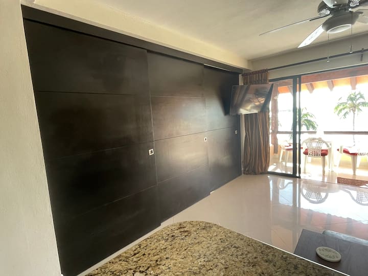 滑动门为第二间卧室提供隐私 