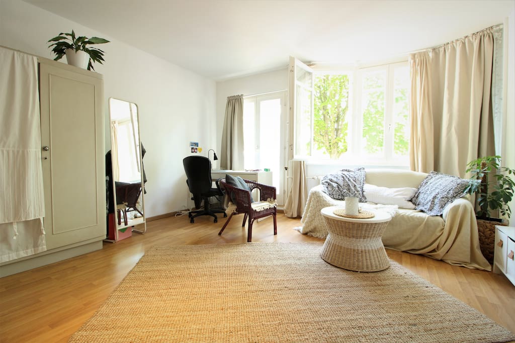 Bright & comfy living room