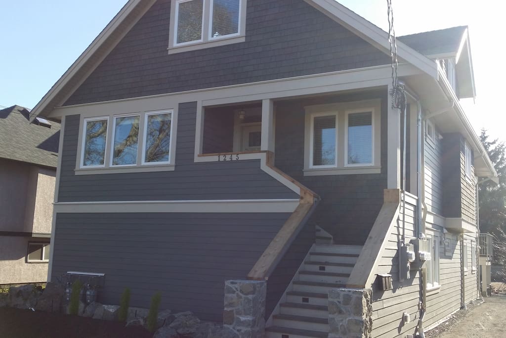 Brand new 3 Bedroom Suite in Cook St. Village - sleeps up to 8.