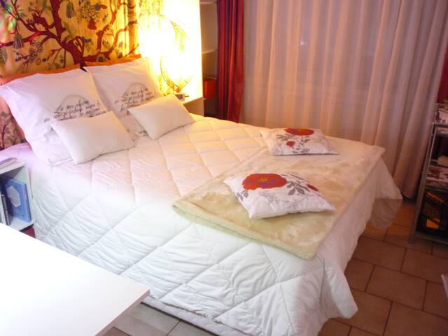 300 m from the beach = 23 € = MAXIMUM COMFORT!