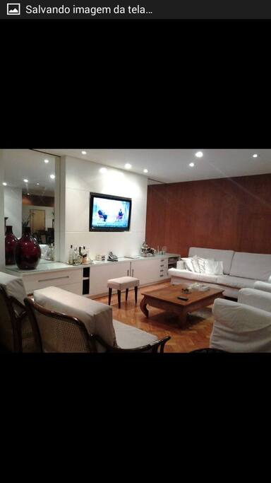 lounge a noite iluminacao excelente