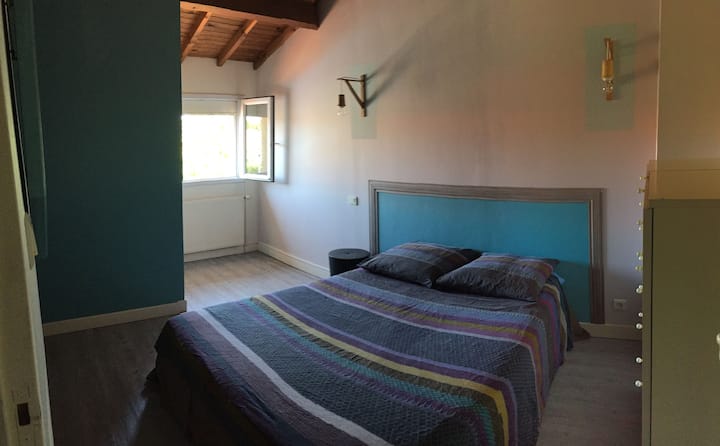 dhomë gjumi dopio dhe banjë private- krevat 140 cm