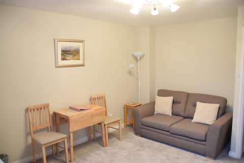 Successful Airbnb property: Self contained annexe, short walk to Warwick Uni in Finham