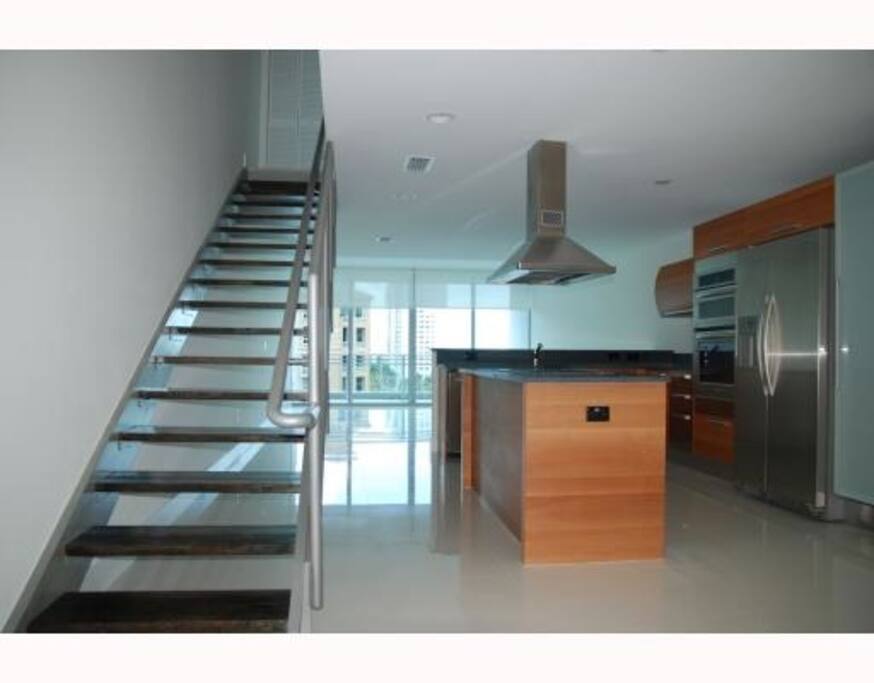 Open kitchen (to be shared with hosts)