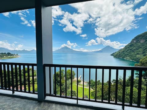 Lakefront apartment with a swimming pool and jacuzzi.