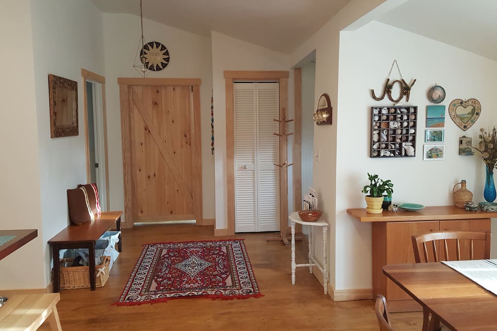 kitchen/dining area
