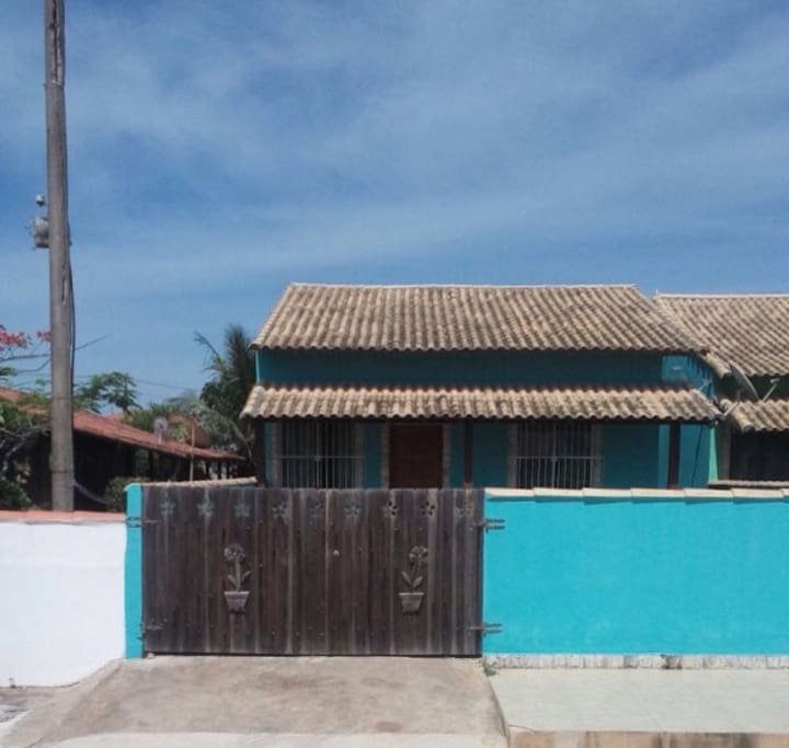 Acesso a casa pela rua.