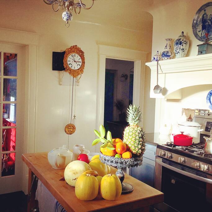 Isn't this kitchen nice!?