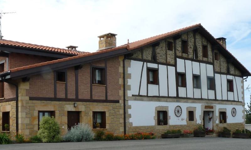 Etxe Nagusia Agroturismo compartir familia+amigos