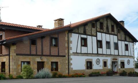 Etxe Nagusia Agroturismo sharing family+friends