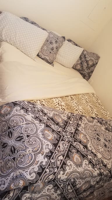 Queen Bed