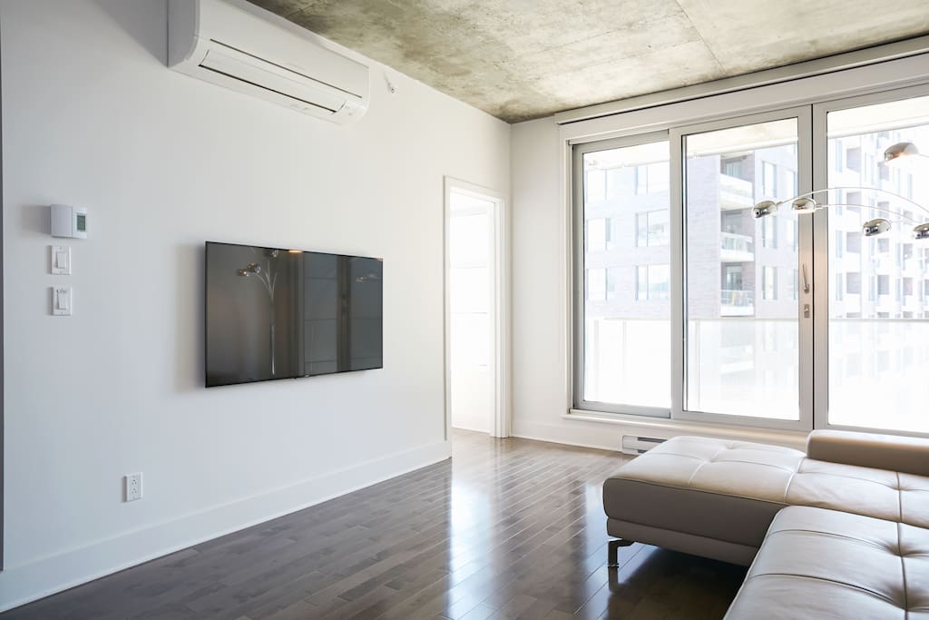 Watch Netflix on the world's thinest TV.
"His place was even better than described and made for the perfect stay on a great trip to Montreal." - Chris Eben, June 2016