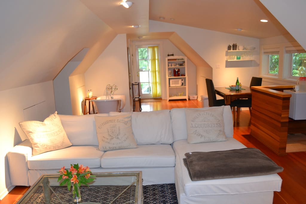 Spacious loft to relax & unwind. Very peaceful setting.