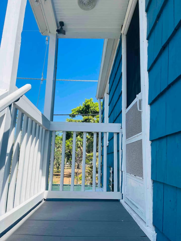 Charming Carriage House in Historic Neighbourhood