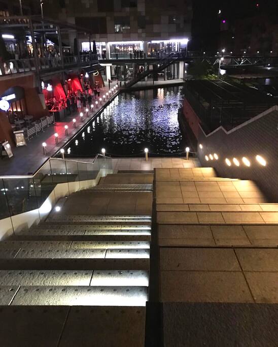 Great spot to visit for bars & restaurants (Mailbox)
