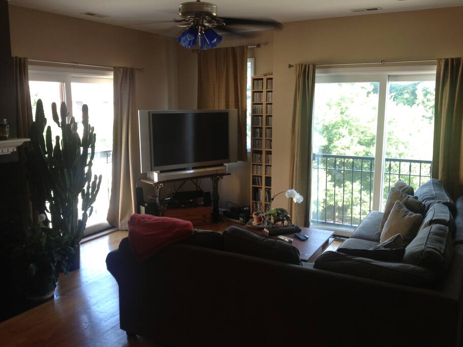 Modern 2 BR Condo with Garage - Apartments for Rent in  
