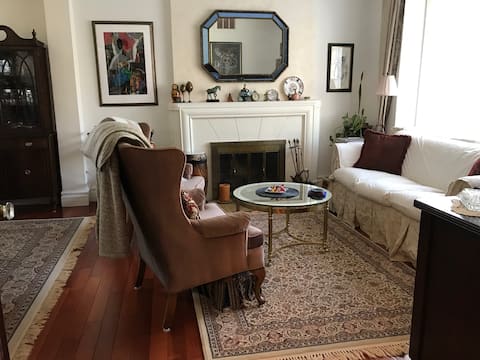 Top performing Airbnb: Luxury Beaches Home Gourmet Kitchen Private Garden in Beaches—East York