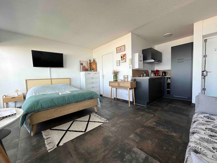 Ambienti i dhomës së gjumit