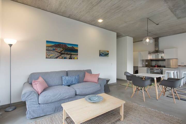 Modern 2 bedroom apartment in Beach Club Hout Bay gallery image 4