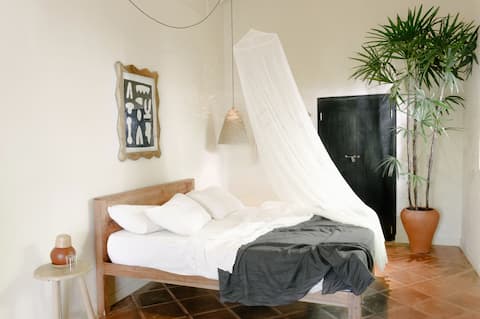 The Kip B&B | Queen Room 2