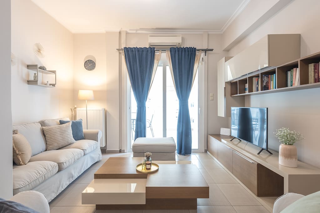 A modern apartment 200m away from Acropolis!