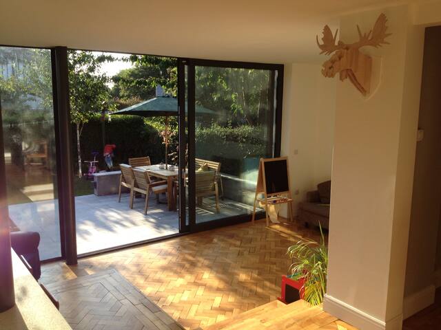 Near the sea Dublin family house gallery image 2