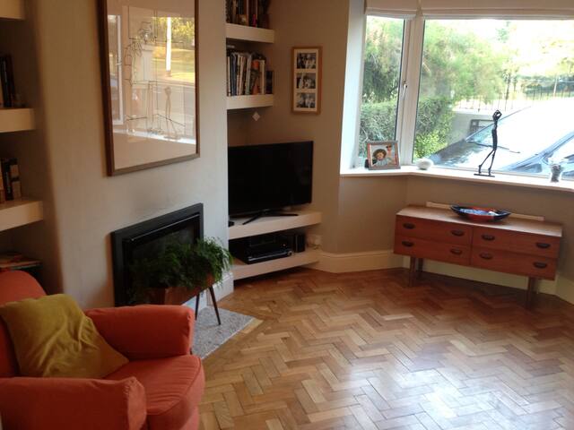 Near the sea Dublin family house gallery image 5