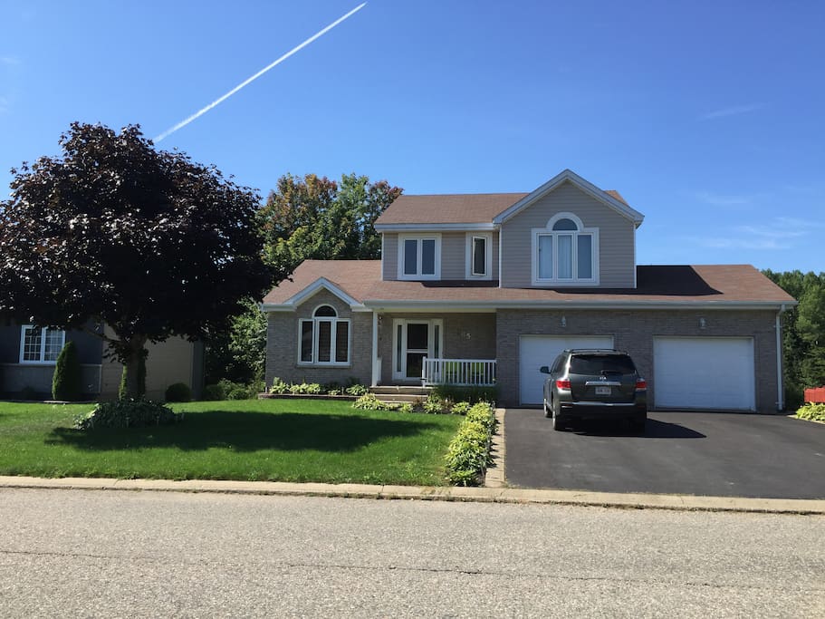 Large Executive Home in quiet subdivision overlooking Golf Course with many wonderful amenities.