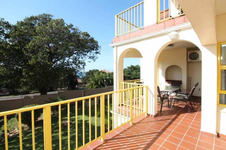 Family Home away from home - Uvongo Beach