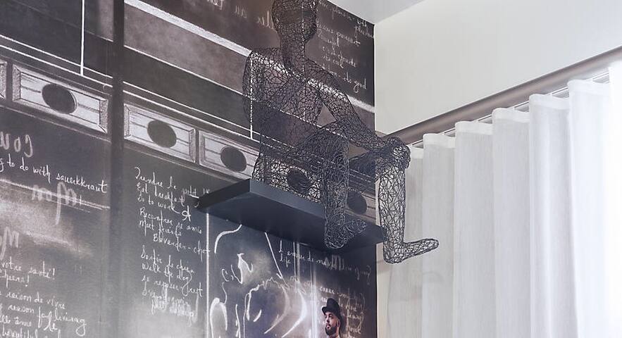 NOLA 2BR Marquee brand new Theatre District dwtn gallery image 3