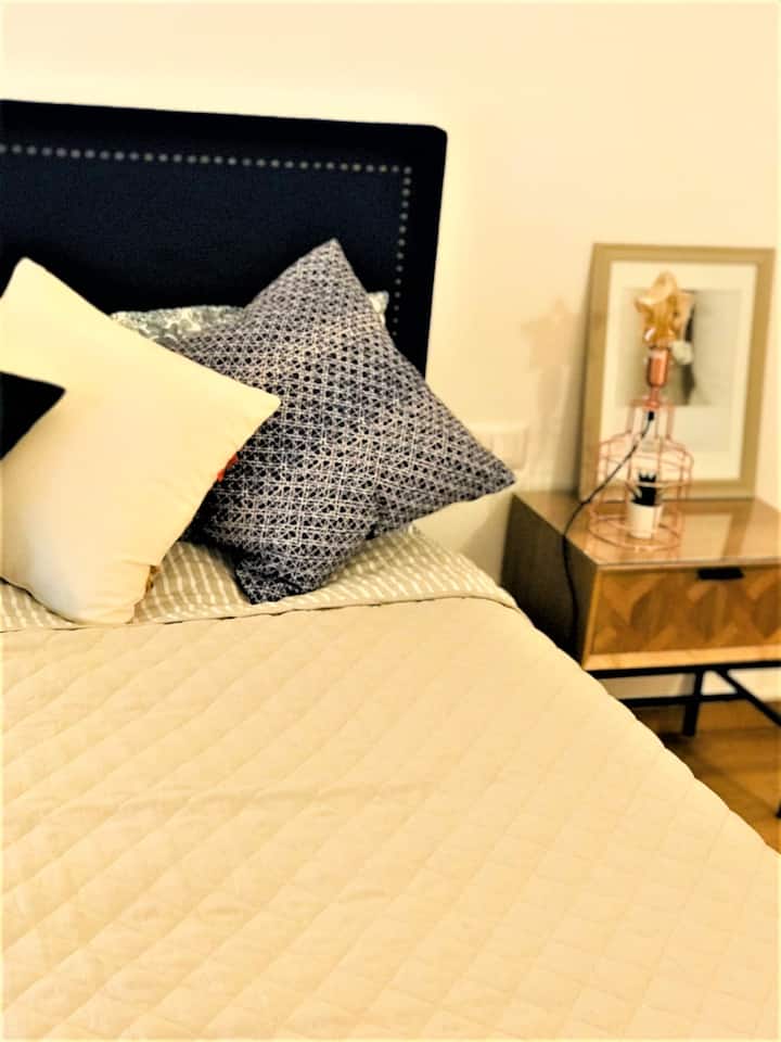 Master bedroom detail