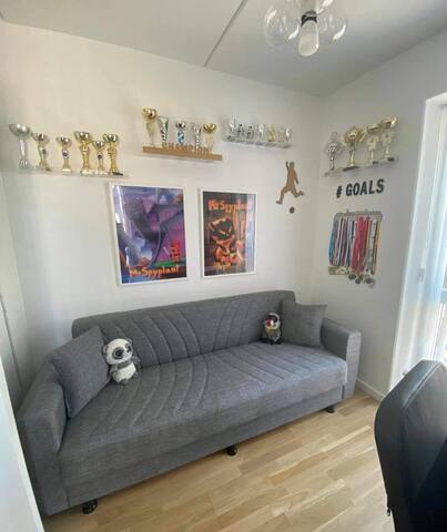 Fantastisk lokation, skøn 5 lejlighed, ren og pæn. gallery image 2