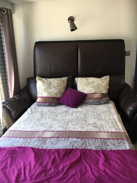 Кауч во режим на кревет